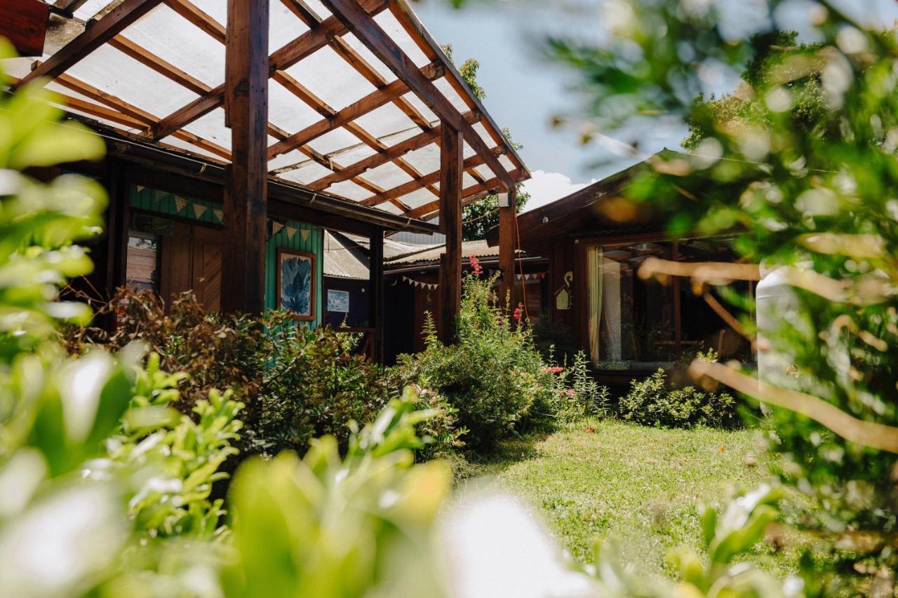 La Araucaria Hosteria Boutique - Ex Lounge Brasil Pucon Bagian luar foto