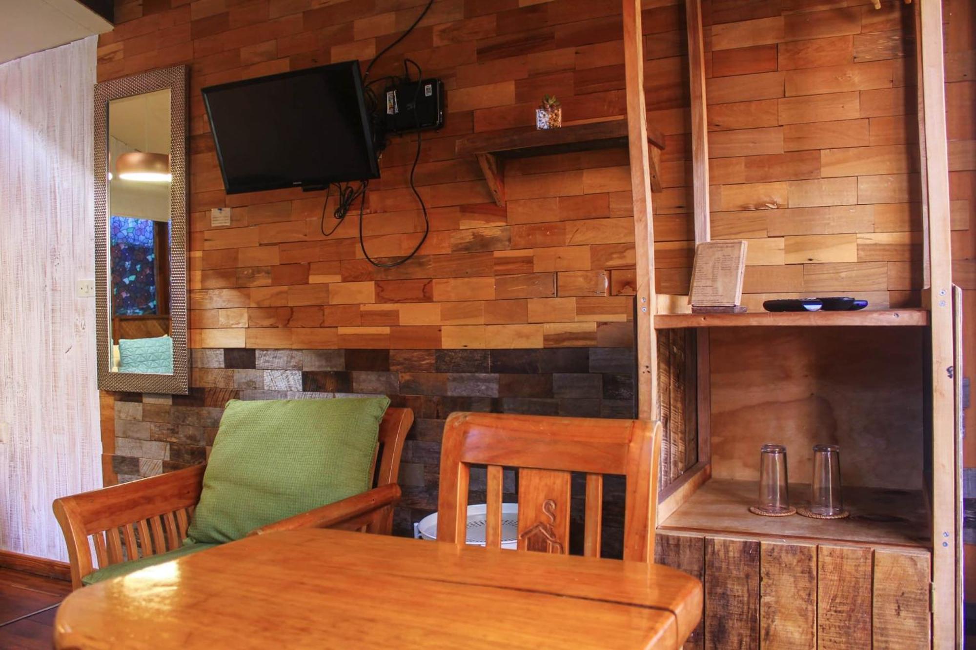 La Araucaria Hosteria Boutique - Ex Lounge Brasil Pucon Ruang foto