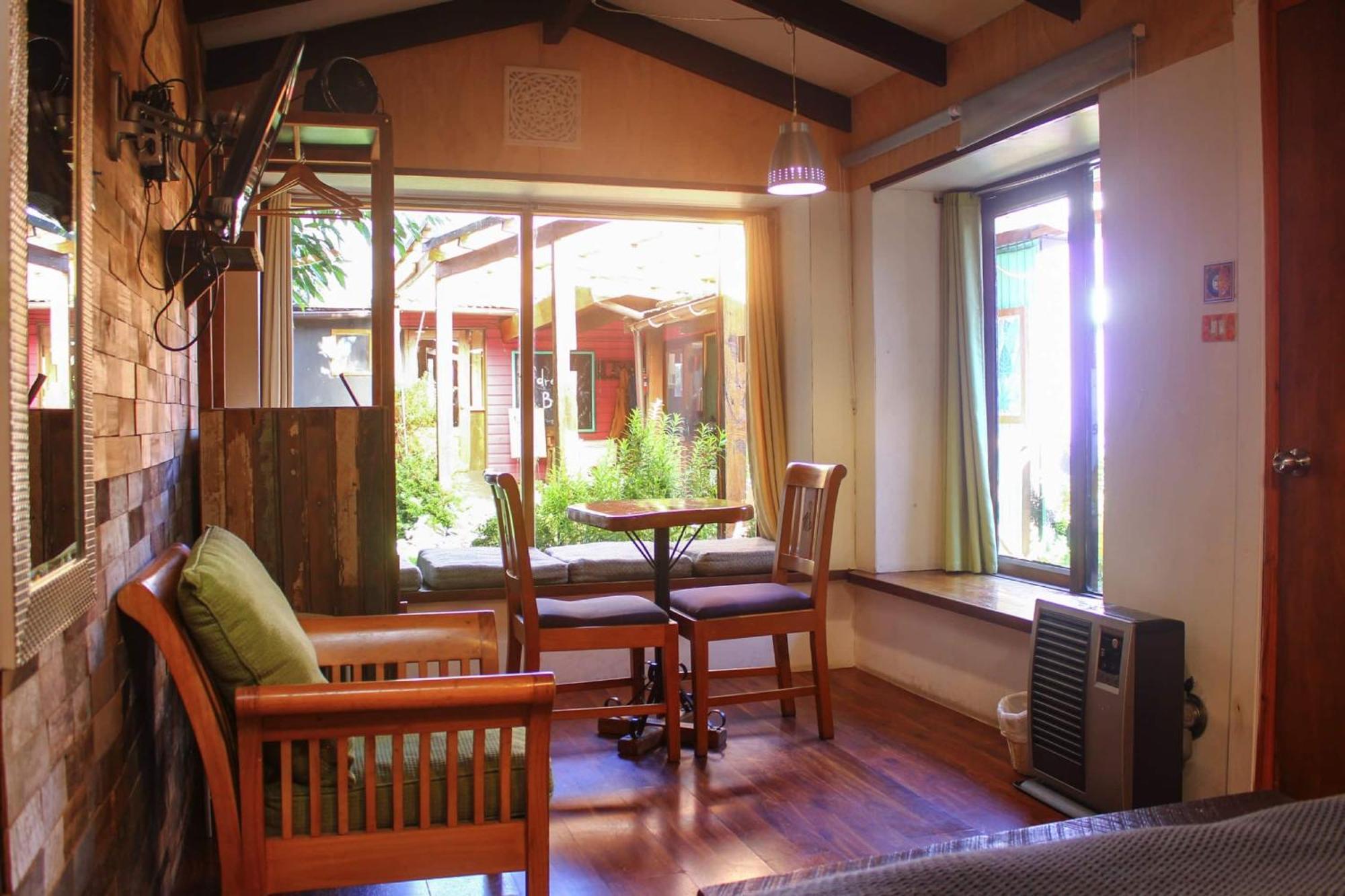 La Araucaria Hosteria Boutique - Ex Lounge Brasil Pucon Ruang foto