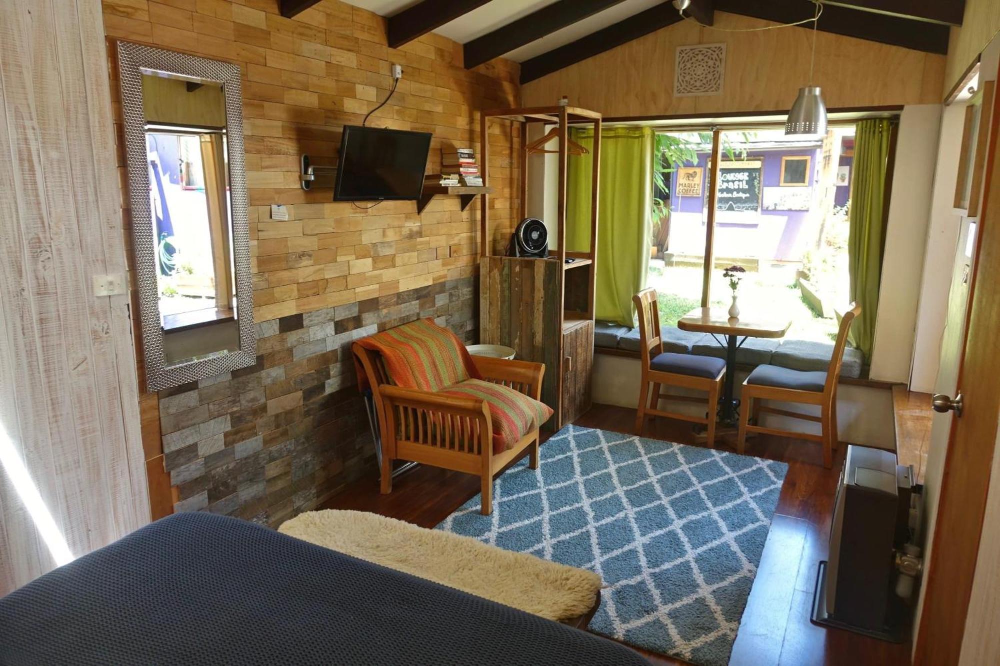 La Araucaria Hosteria Boutique - Ex Lounge Brasil Pucon Ruang foto